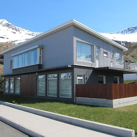 赛季斯菲尔泽公寓酒店 Seyðisfjörður 外观 照片