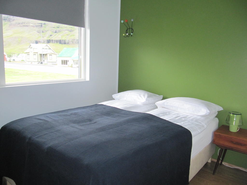 赛季斯菲尔泽公寓酒店 Seyðisfjörður 客房 照片