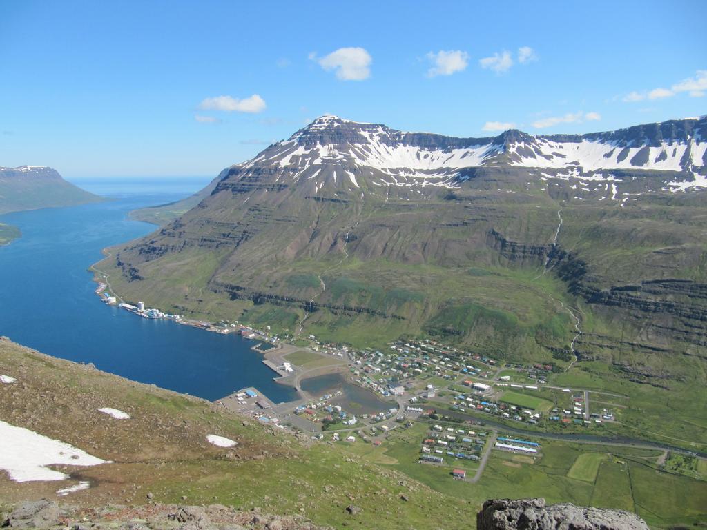 赛季斯菲尔泽公寓酒店 Seyðisfjörður 外观 照片